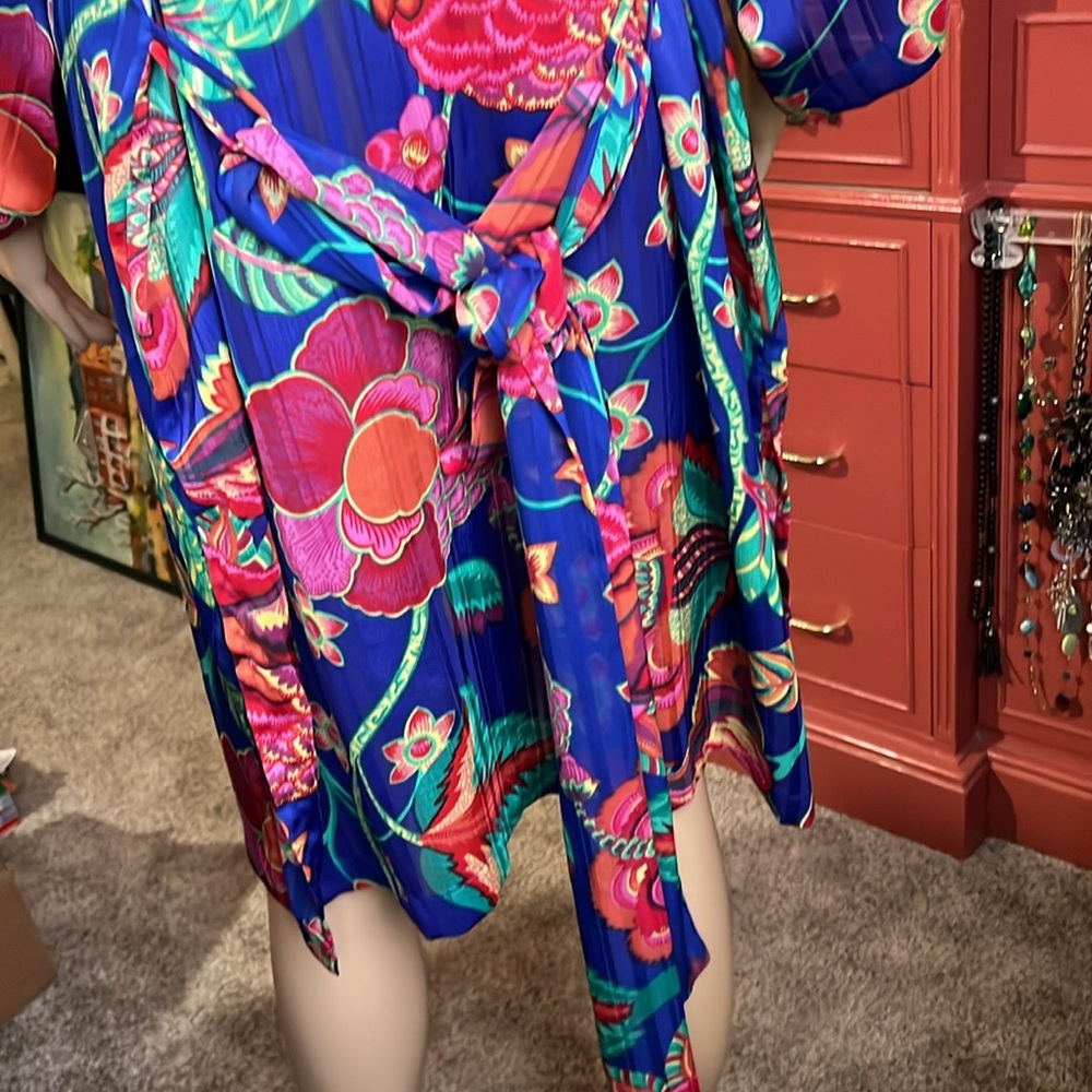 Victoria’s Secret Women’s Colorful Robe with Belt Like New One Size Lingerie - Picture 6 of 8